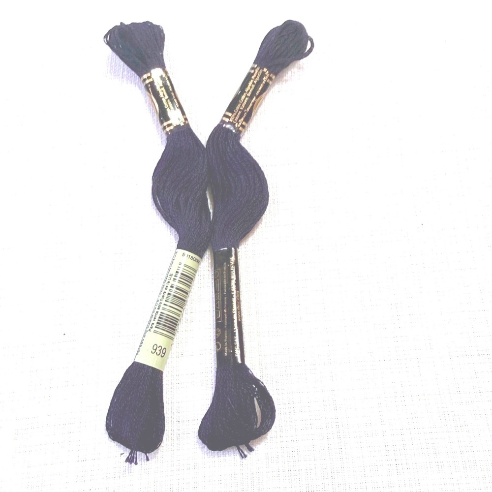 DMC Embroidery Floss Color 939 Dark Navy Blue 2 Skeins 8m‎ 8.7yds Cotton
